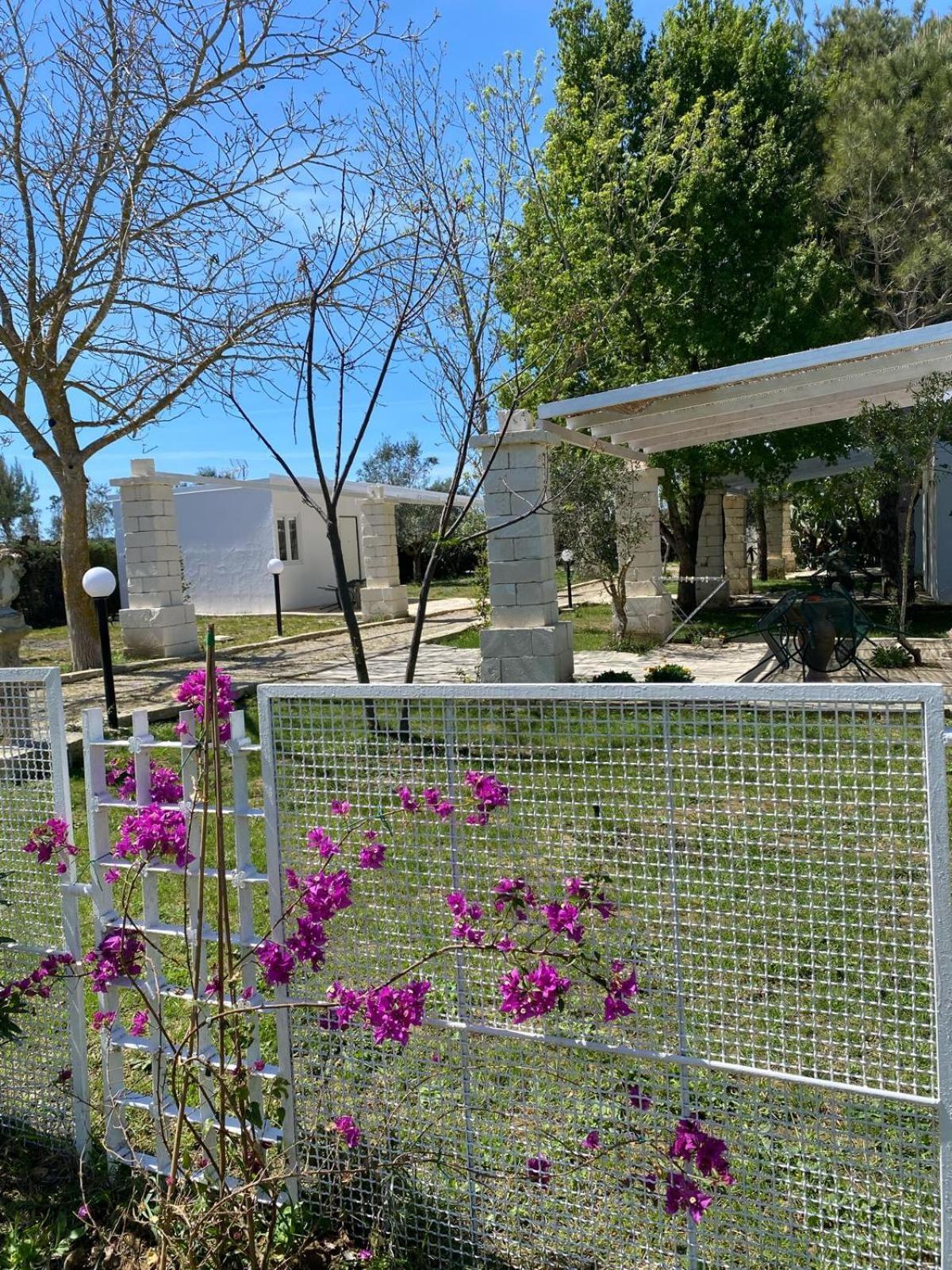 Agriturismo Tenuta La Monaca Aradeo Eksteriør billede
